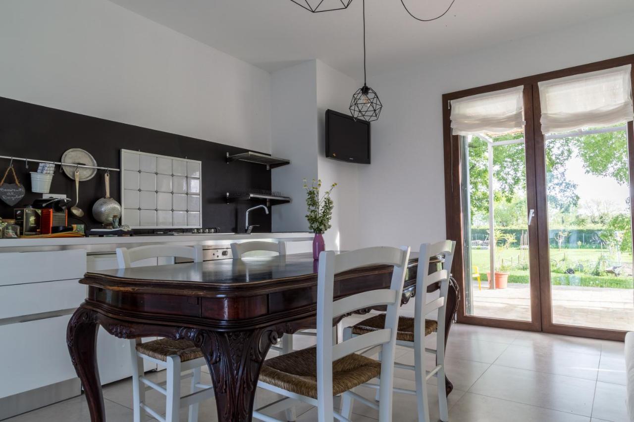 All'Ombra Del Bagolaro Taglio Di Po ภายนอก รูปภาพ